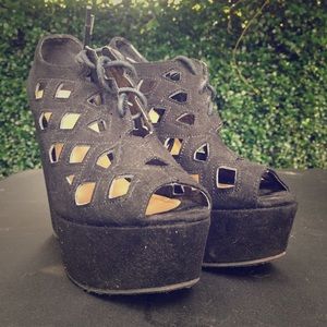 BLACK WOMENS WEDGES SIZE 7
